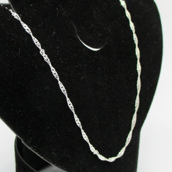 Italian Singapore Chain in Solid Sterling Silver: 16" - Picture 4 of 4